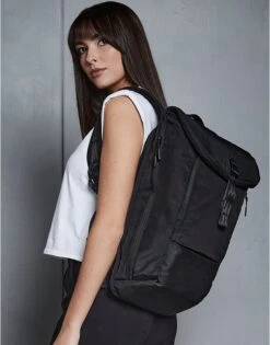 Quadra Pitch Black 12 Hour Daypack 8 Quadra Pitch Black 12 Hour Daypack -XAMAX 34daf837b0a8ee1549e0235e7fce3da3ddcc951995efd1ce6cb0f14426eea12d