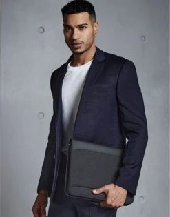 Quadra Burbank™ Zipper Portfolio 8 Quadra Burbank™ Zipper Portfolio -XAMAX 5af2c53c9b2de225aa305c38f037bd6d59335f86dfe2cd211bcd9dbfb35a1a65