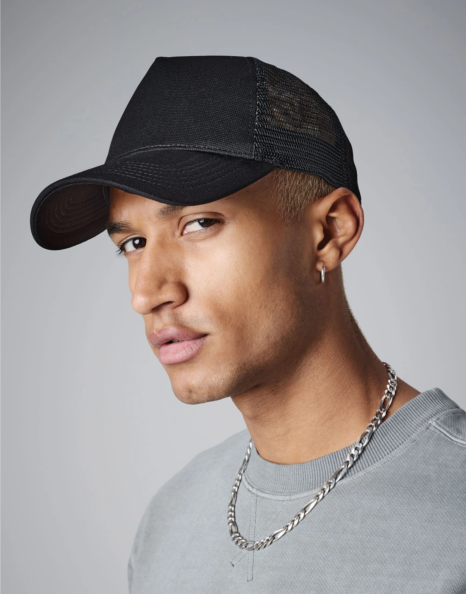 Beechfield Microknit Snapback Trucker 4 Beechfield Microknit Snapback Trucker - Image 2