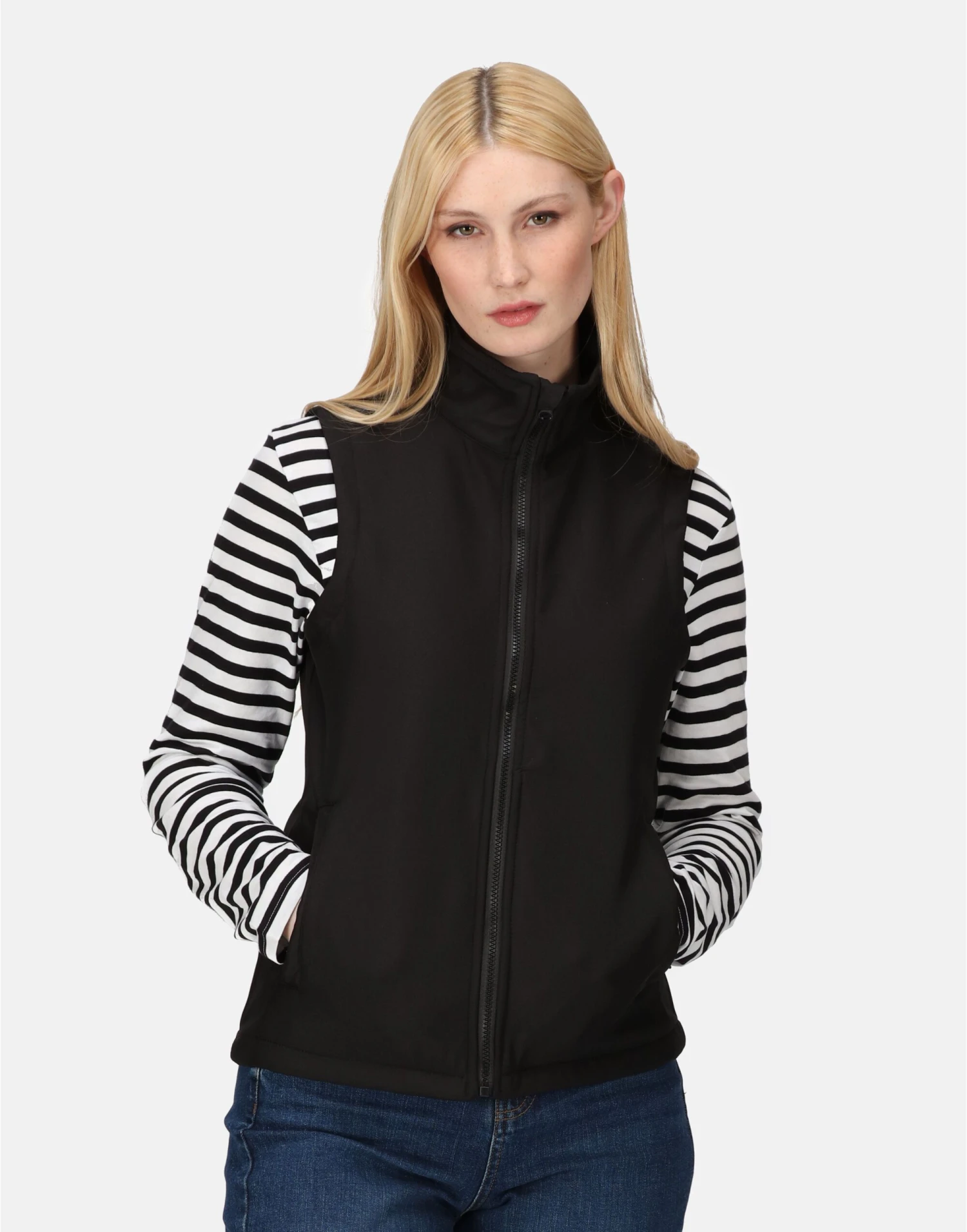 Regatta Professional Ablaze Womens Printable Softshell Bodywarmer 5 Regatta Professional Ablaze Womens Printable Softshell Bodywarmer - Image 3