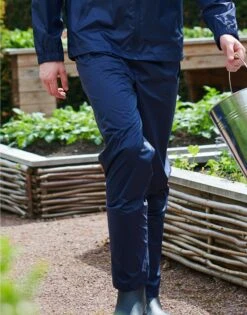 REGATTA PROFESSIONAL Pro Packaway Breathable Overtrouser -XAMAX f8c2d875b8229e571a8d9b933ec3f0a2c9ab0f0d0032bd1774a97ba5437ef08b