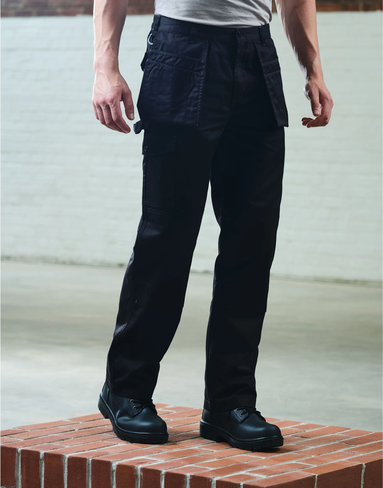 REGATTA PROFESSIONAL Mens Pro Cargo Holster Trouser(S) 4 REGATTA PROFESSIONAL Mens Pro Cargo Holster Trouser(S) - Image 2