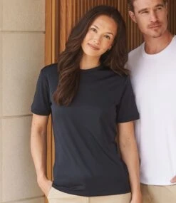 Henbury Hicool Performance T Shirt -XAMAX h024 nav model 1