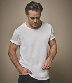 Tee Jays Mens Roll-Up Tee 35 Tee Jays Mens Roll-Up Tee -XAMAX t5062 whi model 1 hero