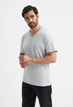 Uneek Classic V Neck T Shirt -XAMAX uc317 m 947 2